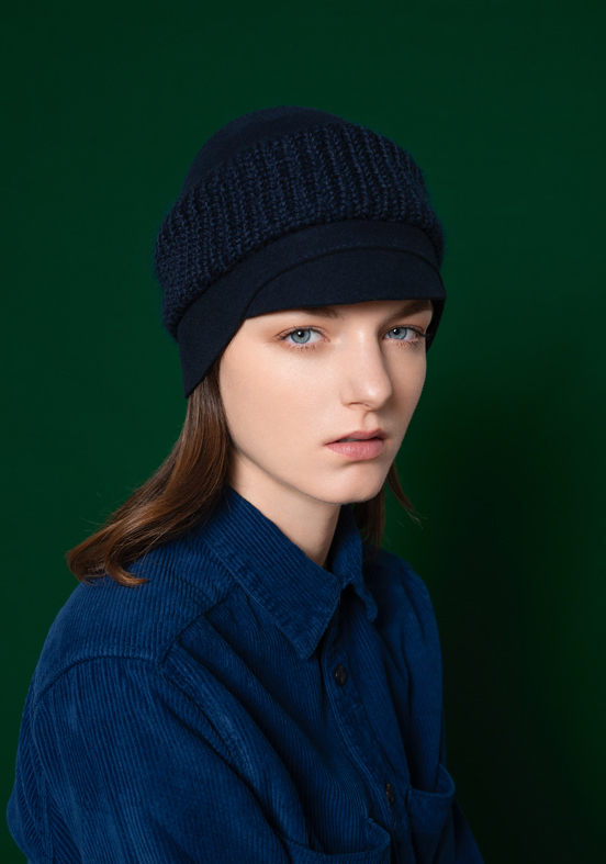 Julie Dubois - Zoé - wool felt cap with warm knitted edge - navy blue